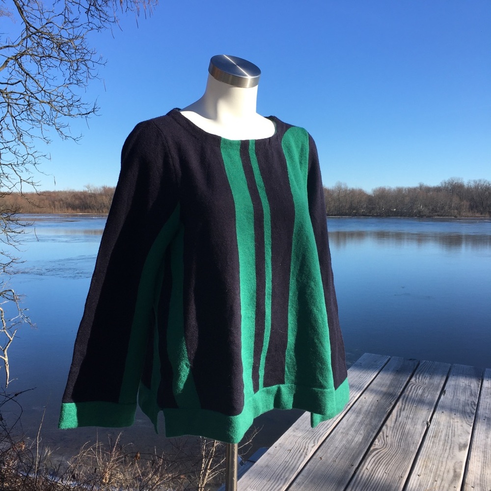 NWT Ann Taylor color block flared sleeve sweater